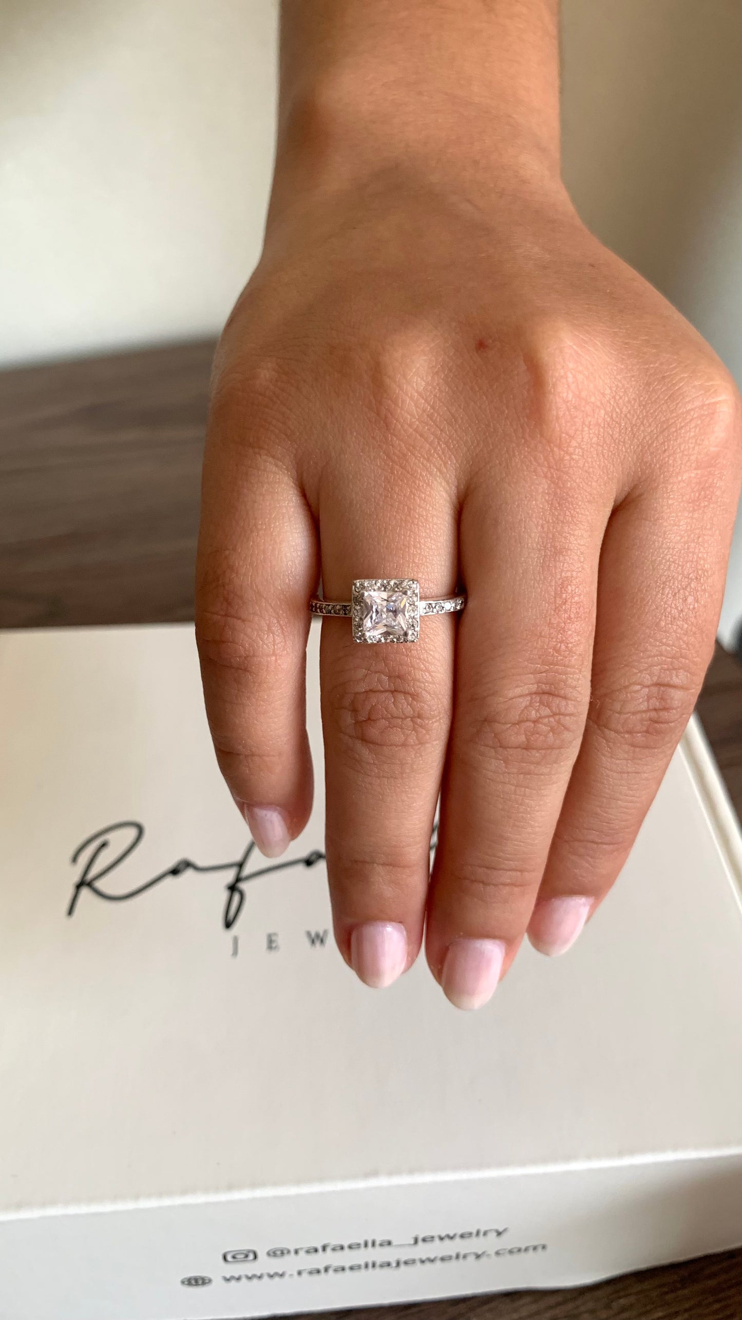 Anillo Emily